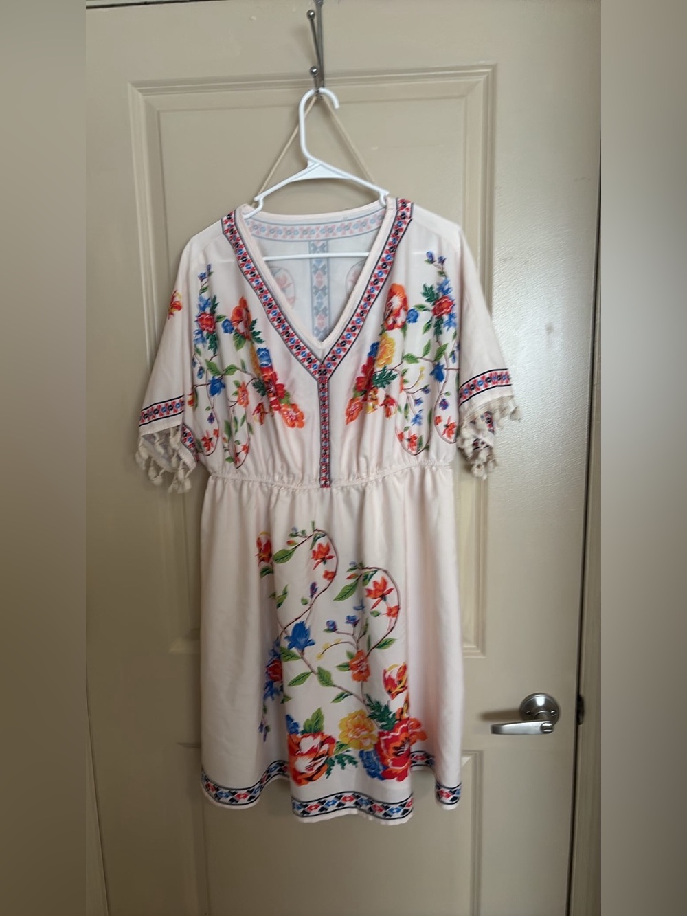 Floral Embroidered V-Neck Short Dress - White